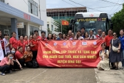 Bệnh viện Hùng Vương khám bệnh, cấp thuốc tặng quà cho người cao tuổi, người nghèo và ngư dân  tại huyện Bình Đại, tỉnh Bến Tre