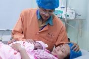 Lộ diện những hình ảnh đầu tiên của các em bé "Rắn rỏi"